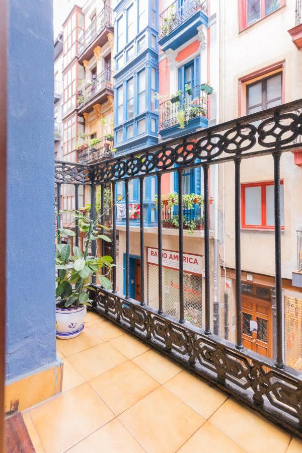 Beautiful Old Town By Next Stop Bilbao Luaran gambar